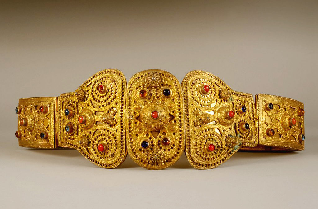 Azerbaijan traditional jewelry